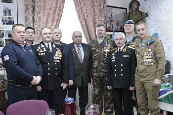 Председатель комитета по вопросам безопасности, военно-промышленного комплекса, делам военнослужащих и ЗАТО Михаил Ильиных посетил Мурманский городской Центр реабилитации и интеграции инвалидов войны