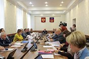 Состоялось очередное заседание комитета Думы по социальной политике и охране здоровья под председательством Надежды Максимовой