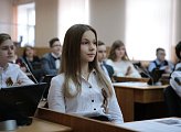 Урок парламентаризма для школьников прошел в Мурманской областной Думе
