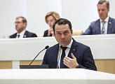 Сергей Дубовой выступил на пленарном заседании Совета Федерации с докладом о законодательной деятельности, направленной на повышение качества жизни в Мурманской области 