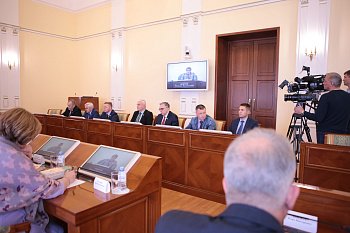 Председатель областной Думы Сергей Дубовой и депутаты регионального парламента приняли участие в заседании Ассоциации "Совет муниципальных образований Мурманской области" 