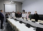 Станислав Гонтарь провел экскурсию по Думе для мурманских школьников 