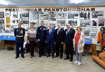 Депутаты фракции поздравили военных авиаторов с профессиональным праздником