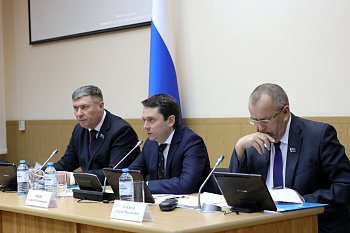 Владимир Мищенко провел расширенное заседание Мурманского регионального Совета руководителей депутатских объединений Партии "ЕДИНАЯ РОССИЯ"