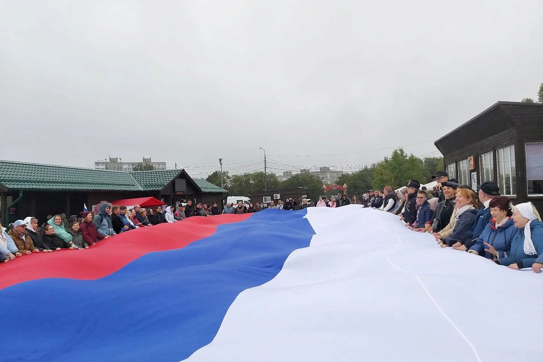 Под знаменем великой державы
