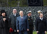 В Мурманской области почтили память экипажа атомного подводного ракетного крейсера "Курск" 