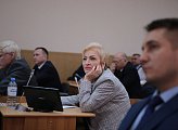На заседании регионального парламента депутаты заслушали и приняли к сведению отчет Губернатора Мурманской области Марины Ковтун о результатах деятельности Правительства области в 2017 году