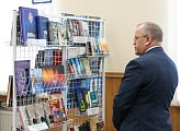 В региональном парламенте открылась книжная выставка, посвященная 85-летию Мурманской области