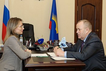 Состоялась рабочая встреча главы регионального парламента Сергея Дубового с членом Совета Федерации ФС РФ Татьяной Сахаровой