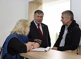 Владимир Мищенко посмотрел ход ремонтных работ  в общежитии Мурманского государственного технического университета 