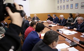 О реализации на территории Мурманской области федерального закона "О любительском рыболовстве и о внесении изменений в отдельные законодательные акты Российской Федерации" шла речь на рабочем совещании в областной Думе